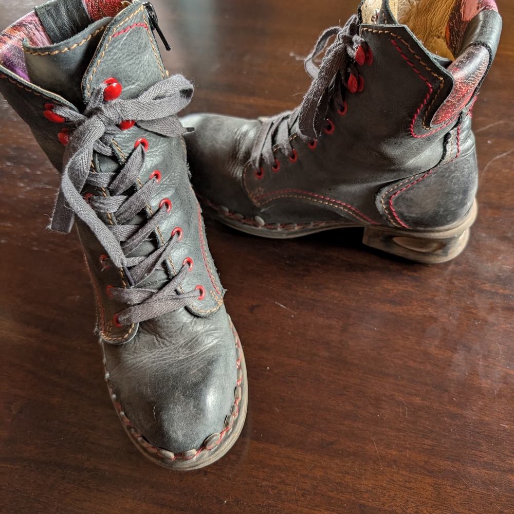 Women's Stylish Grey Leather Boots with Red Accents